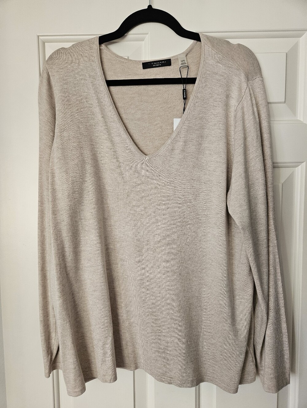 Tahari Light Beige V-Neck Long Sleeve Sweater 1x